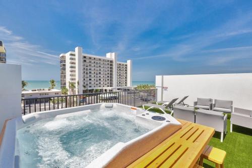 Madeira Beach Apartment | Madeira Luxe Retreat