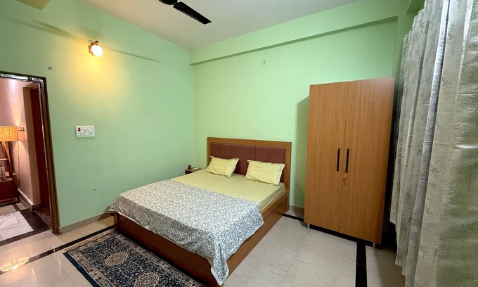 Varanasi Apartment | Madhuraj Villa Homestay