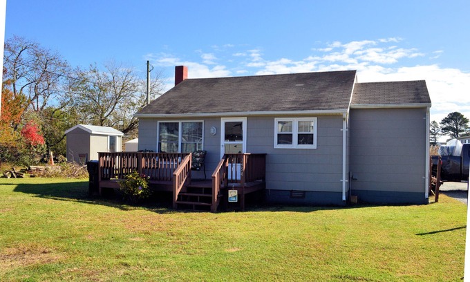 Chincoteague Cottage | Mae's Landing - Comfortable 2BR close to Memorial Park, NO LINENS PROVIDED