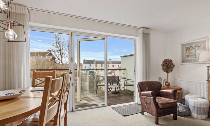 Saundersfoot House | Maes-Y-Berllan - Close to Village and Beach