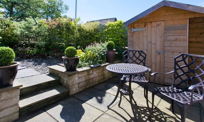 Cartmel Cottage | Maggie Puddle - nest - perfect for couples