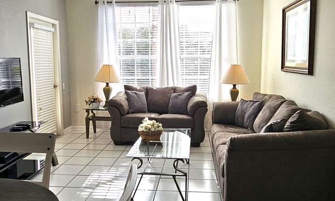 Windsor Palms Condo | Magic Butterfly 2bd 2ba Condo Close to Disney