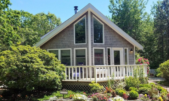 Katama House | Magical Beach HousenPet Friendly!nSwim Spa/JacuzzinClose to Town/South Beach
