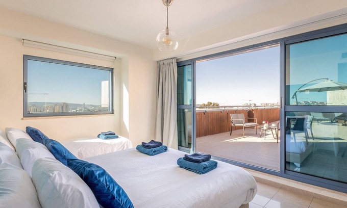 Nachlaot Apartment | Magical Penthouse - Center of Jerusalem - 9 people