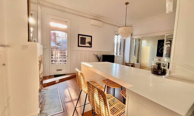 Le Busca Apartment | Magnificent apartment with large terrace, renovated, quiet and central.