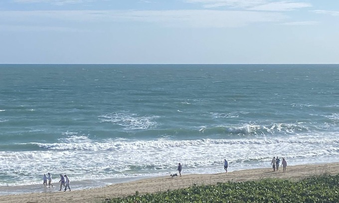 Stuart Condo | Magnificent comfortable 3rd floor ocean view/beachfront condo