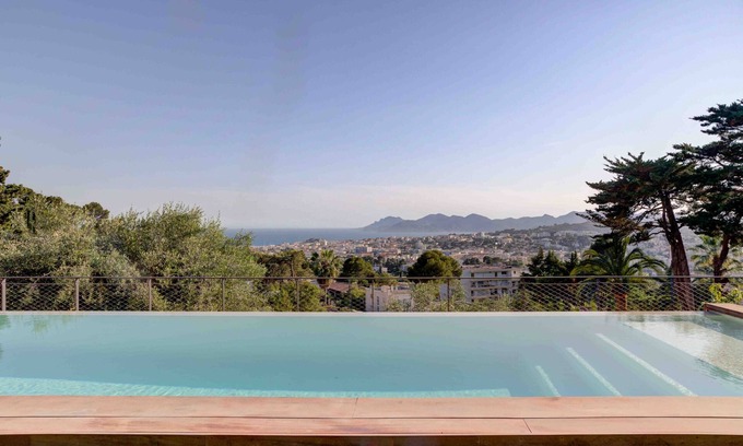 Le Cannet House | MAGNIFICENT CONTEMPORARY VILLA WITH BREATHTAKING SEA VIEW