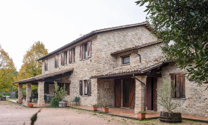 SantʼAngelo in Vado House | Magnificent Farmhouse in Sant Angelo in Vado with Garden