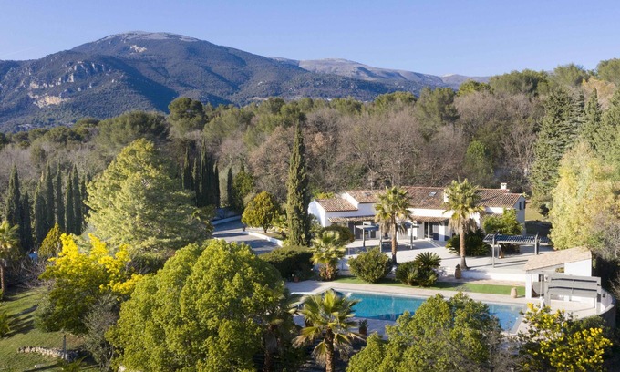 Le Collet Villa | Magnificent modern villa with large 17m swimming pool on 8000m2 of land