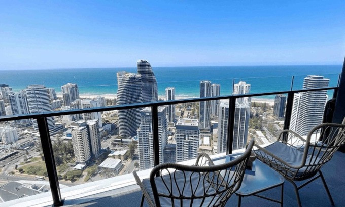 Broadbeach Apartment | Magnificent Full Ocean View at Casino Free Parking - CoastHM