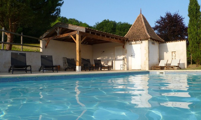 Montcaret House | Magnificent Maison de Maître & Cottage Sleeping 14 with Pool & Games Room