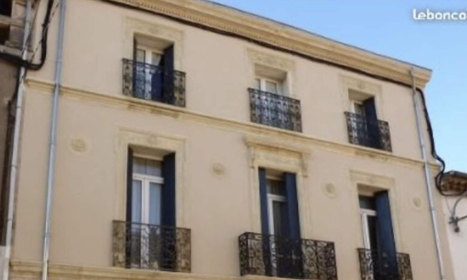 Lespignan House | Magnificent mansion with jacuzzi and garden