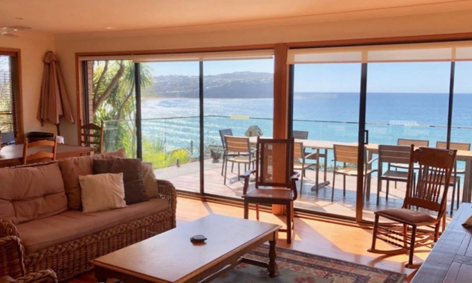 Macmasters Beach House | Magnificent Ocean Views