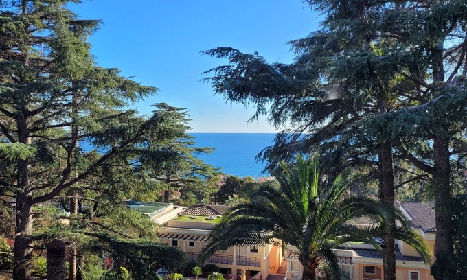La Croix des Gardes Apartment | Magnificent Sea View, Swimming Pool, Great Comfort, Air Conditioning and Parking