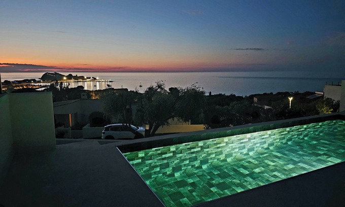 L'Ile-Rousse Apartment | MAGNIFICENT T2 STANDING SEA VIEW HEATED SWIMMING POOL