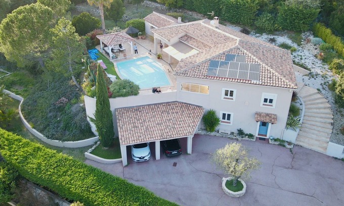 La Roquebrussanne Villa | Magnificent villa in Provence verte with swimming pool