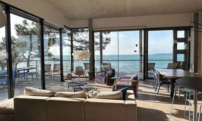 Pyla-sur-Mer Villa | Magnificent villa on 1st line, direct beach access, close to shops