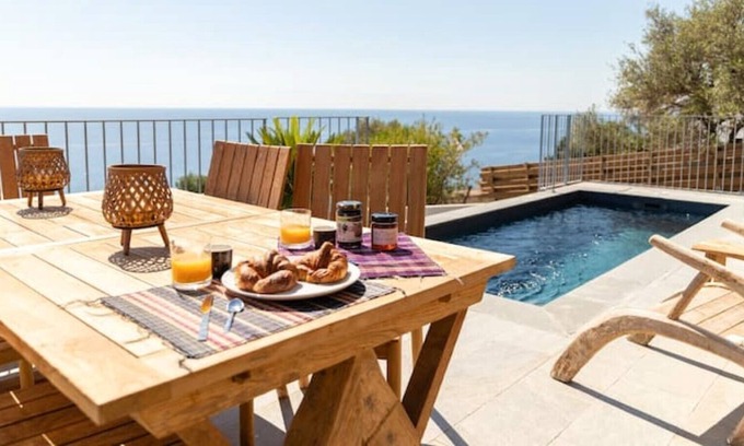Erbalunga Villa | Magnificent villa Livia, swimming pool. heated, 6 pax
