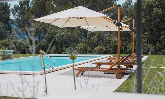 Menerbes House | Magnificent villa with swimming pool in Ménerbes, Picasso's adopted village.