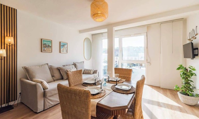 Perros-Guirec Apartment | Magnifique appartement, plage de Trestraou