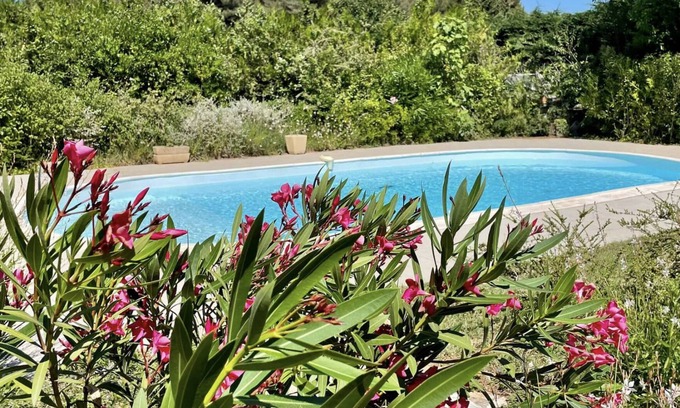 Les Pennes-Mirabeau Apartment | Magnifique Rez de Villa avec piscine