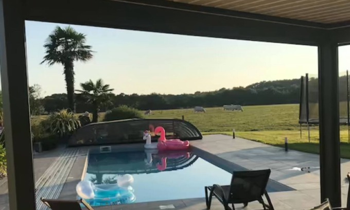 Saint-Reverend Villa | Magnifique Maison de Campagne Avec Piscine, à 10 min de L'océan