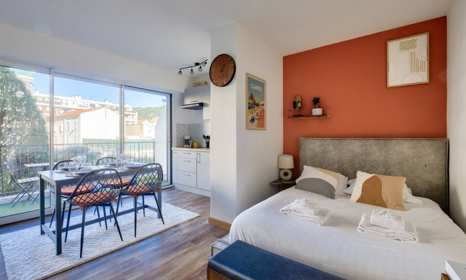 Carnot Apartment | Magnifique Studio Avec Terrasse au Cœur de Cannes