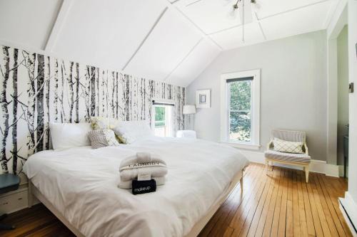 Central Lake House | Mahaney Suite BW Boutique Hotel