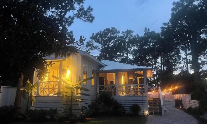 Seagrove Beach Apartment | Mahi Mahi Cottage in the Woods