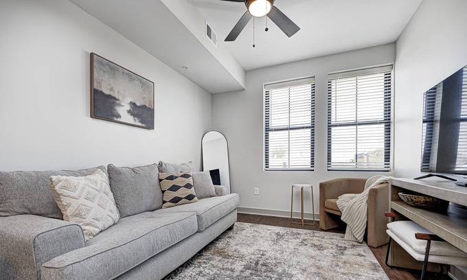 Speedway Condo | Main Street Suite - Within walking distance to the Indianapolis Motor Speedway