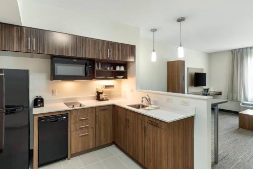 Lancaster Hotel | MainStay Suites Lancaster Dallas South