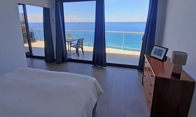 Jardim do Mar Apartment | Mais Perto do mar é Impossível! Apartamento de um Quarto com uma Grande Varanda