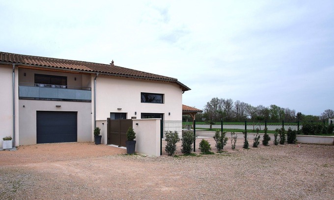 Laiz House | Maison à la Campagne Avec bel Extérieur Pour Profiter de Bons Moments en Famille