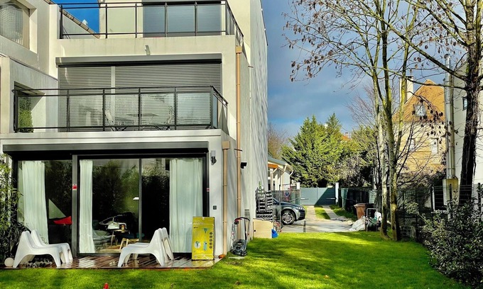 Saint-Cloud House | Maison 165m² à Saint-cloud Avec Grand Jardin de 500m². Idéal Pour les Familles !