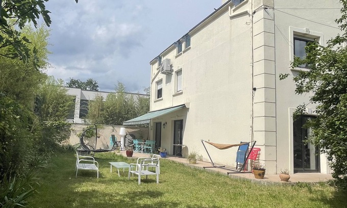 Le Parc Saint-Maur House | Maison 300m2 Avec Home Cinéma à 20 Minutes de Paris et Disneyland