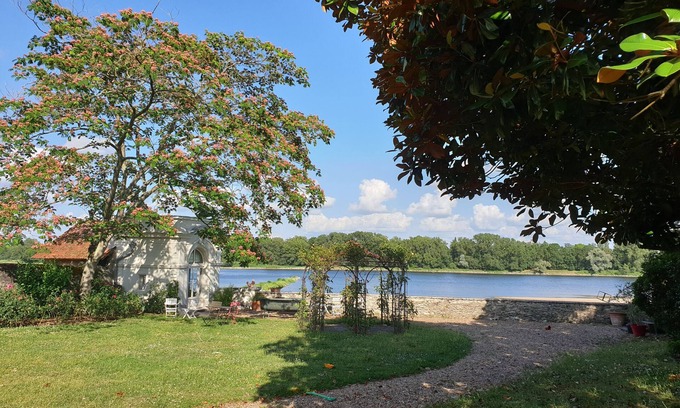 Bouchemaine House | Maison 6 Personnes Dans un Jardin en Bord de Loire Dans le Village de La Pointe