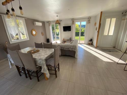 Allez-et-Cazeneuve House | Maison ambiance COSY - Détente - Clim - 3 chambres