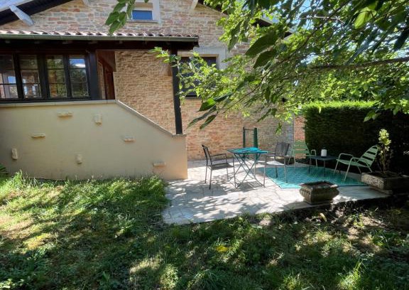 Solutre-Pouilly House | Maison au pied de la Roche