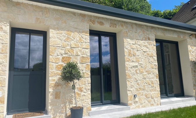 Champagne-sur-Oise House | Maison Avec Terrasse Dans le Vexin