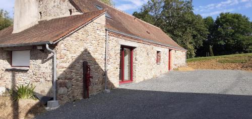 Solesmes House | Maison avec mare