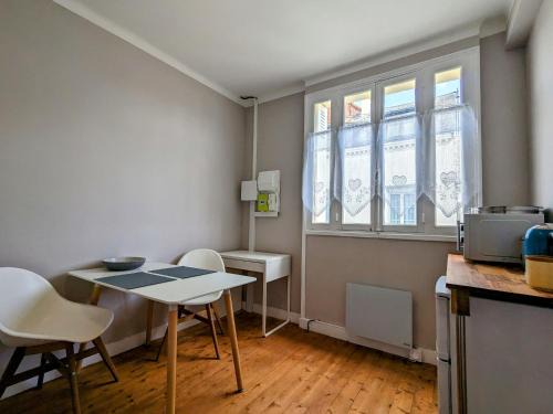 Chatillon-sur-Indre Apartment | Maison charmante avec jardin près de Tours et Châteauroux - FR-1-591-594