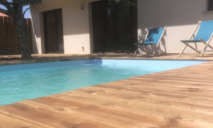 Grayan-Et-L'Hopital House | Maison Climatisée Avec Piscine Entre Montalivet et Soulac