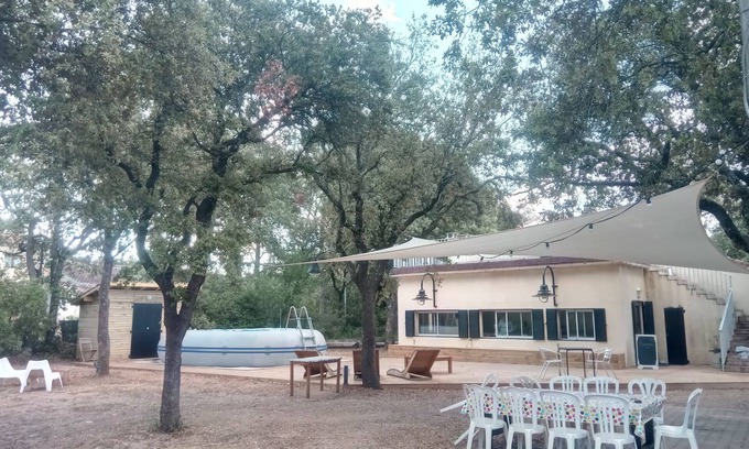 Carpentras House | Maison/Climatisation/piscine/local Vélos Motos/parcelle Ombragée et Clôturée