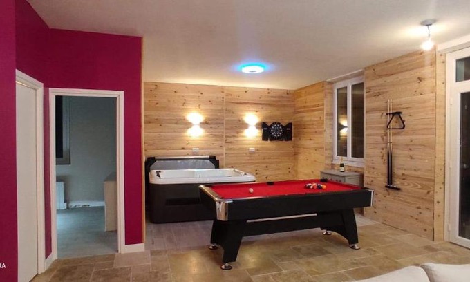Carnoules House | Maison cocooning salle de jeux jaccuzi