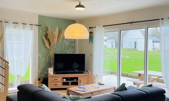 Plestin-les-Greves House | Maison Contemporaine Lumineuse, Conviviale Proche mer et de Toutes Commodités