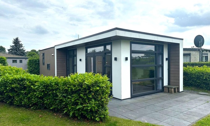 Lathum House | Maison Cube 6, Hiking, Fishing, Lake, Boat, Arnhem