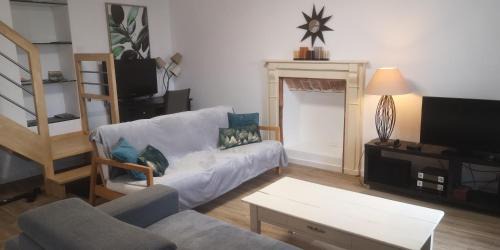 La Vraie-Croix House | MAISON DANS LE CHARMANT VILLAGE DE LA VRAIE-CROIX