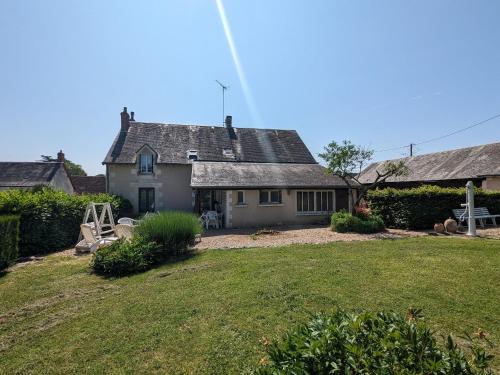 Preaux House | Maison de Bourg avec Grand Jardin, Salle de Jeux et Confort Moderne – Près des Châteaux de la Loire - FR-1-591-161