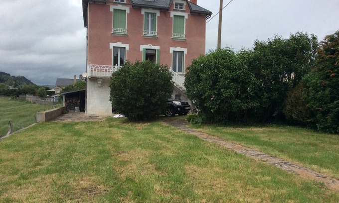 Allanche House | Maison de Campagne Avec Garage Jardin