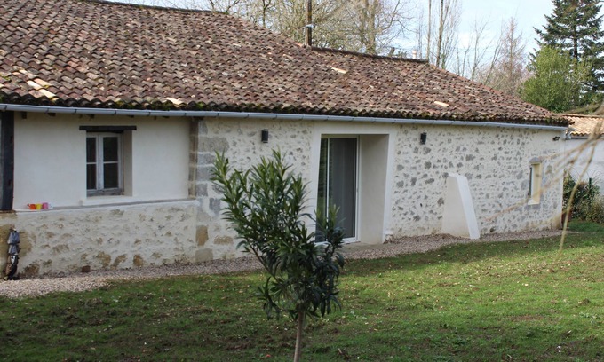 Montcaret House | Maison de Campagne Rénovée de 140m², Pouvant Accueillir 6 Personnes